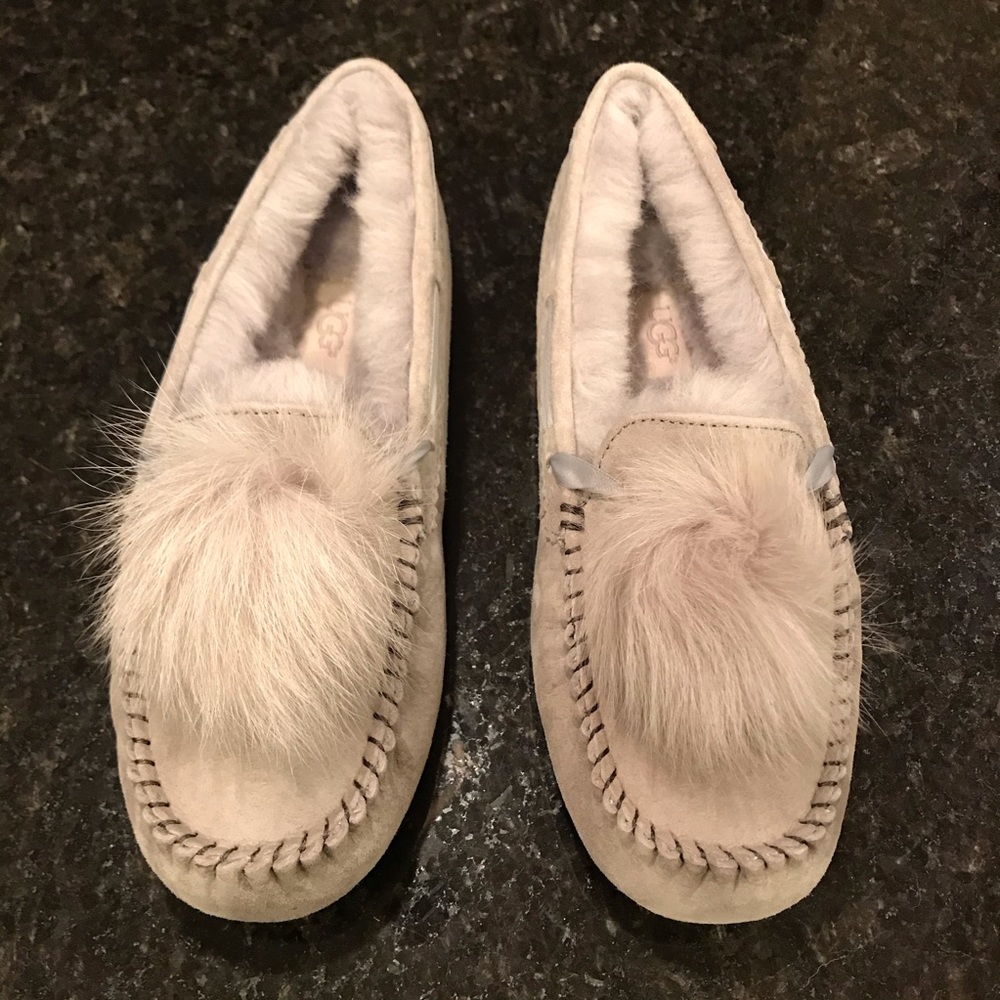 New UGG Dakota Pom Pom Slippers, Seal Grey, 7 - Picture 3 of 8